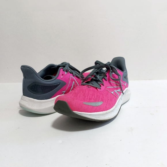 New Balance Womens Size 8.5B Pink Fuel Cell Propel V3 #WFCPRLP3 - Picture 2 of 8